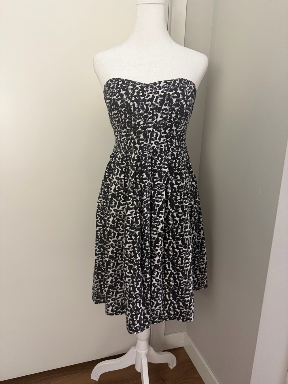 Vanity Leopard Print Strapless Dress